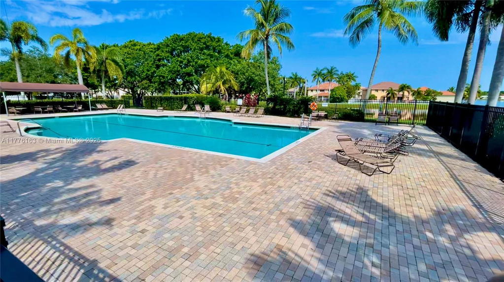 Real estate property located at 845 Vista Meadows Dr, Broward, Sector 3 - Parcels H I J, Weston, FL