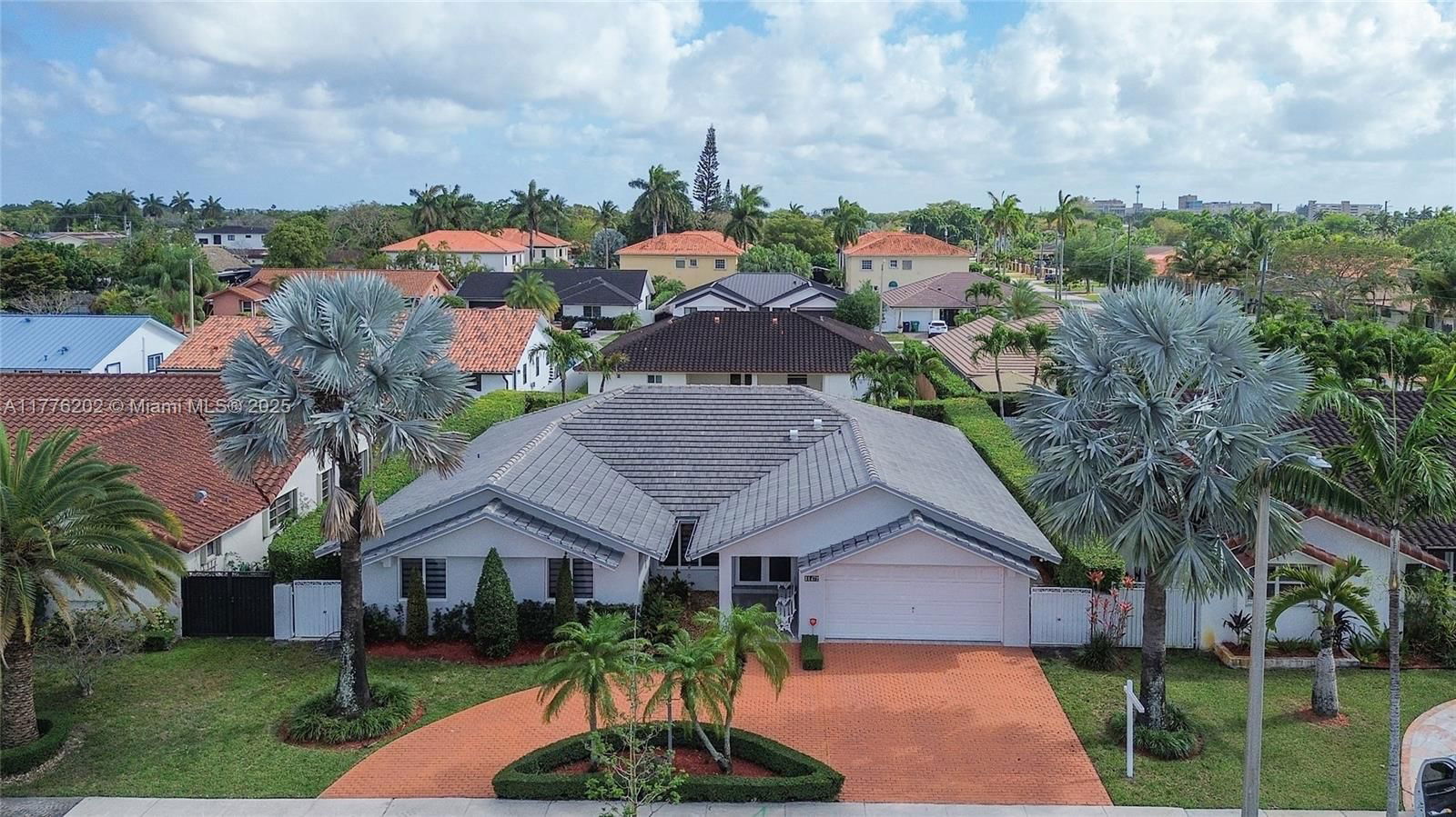 Real estate property located at 11472 28th Ter, Miami-dade, Rally Sub, Miami, FL
