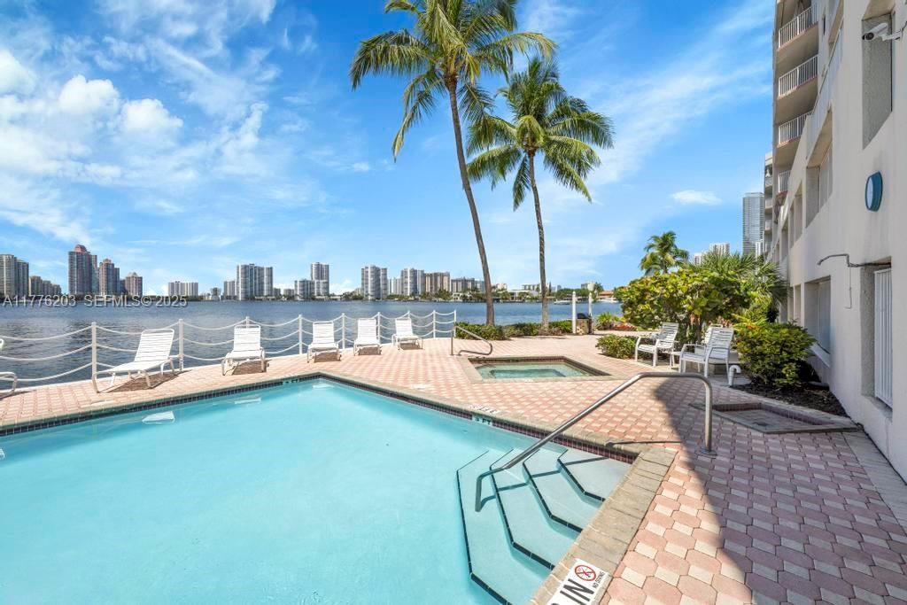 Real estate property located at , Miami-dade, Les Pelicans (the Pelican, Sunny Isles Beach, FL