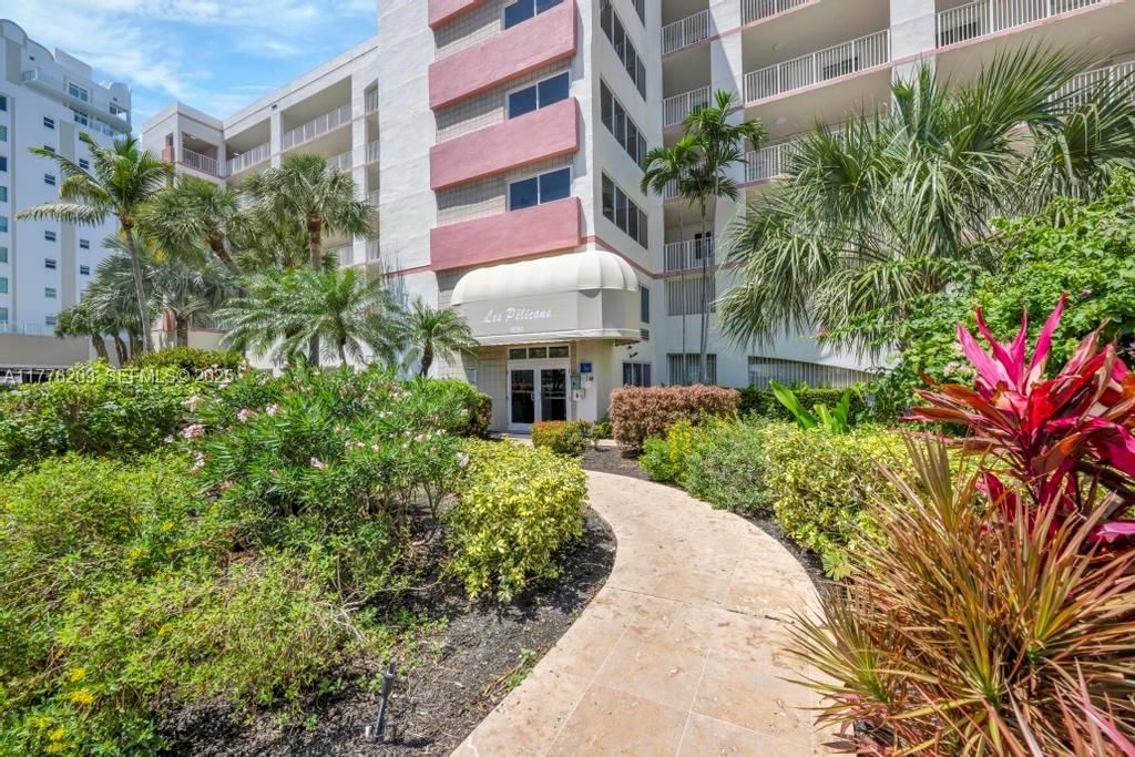 Real estate property located at , Miami-dade, Les Pelicans (the Pelican, Sunny Isles Beach, FL