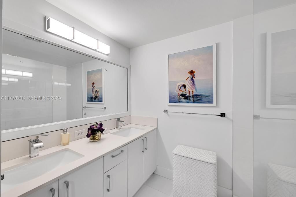 Real estate property located at , Miami-dade, Les Pelicans (the Pelican, Sunny Isles Beach, FL