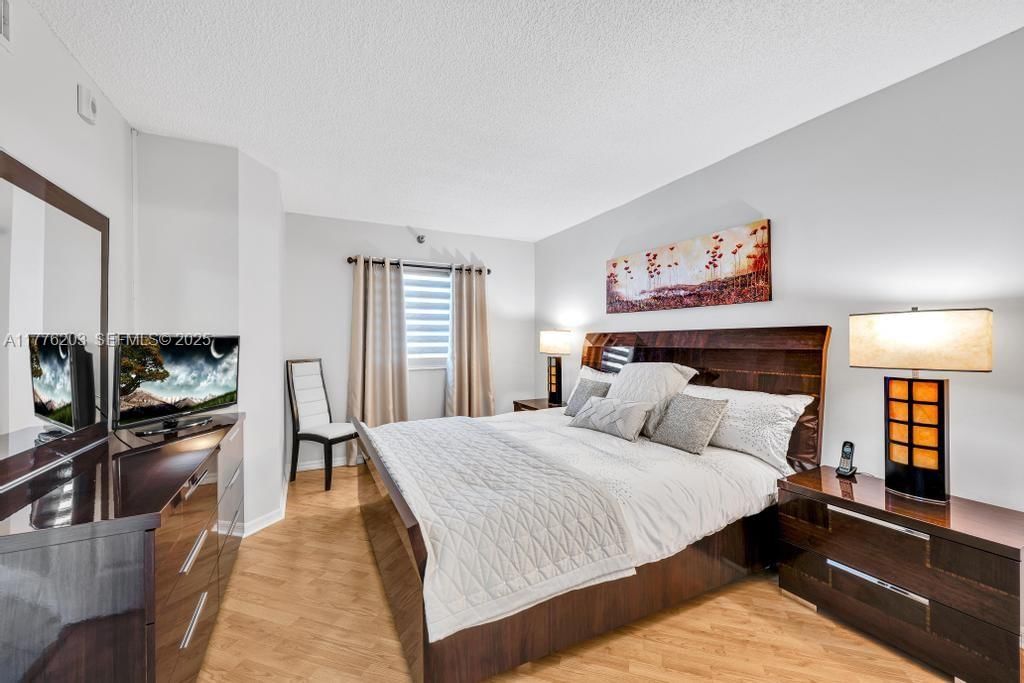 Real estate property located at , Miami-dade, Les Pelicans (the Pelican, Sunny Isles Beach, FL