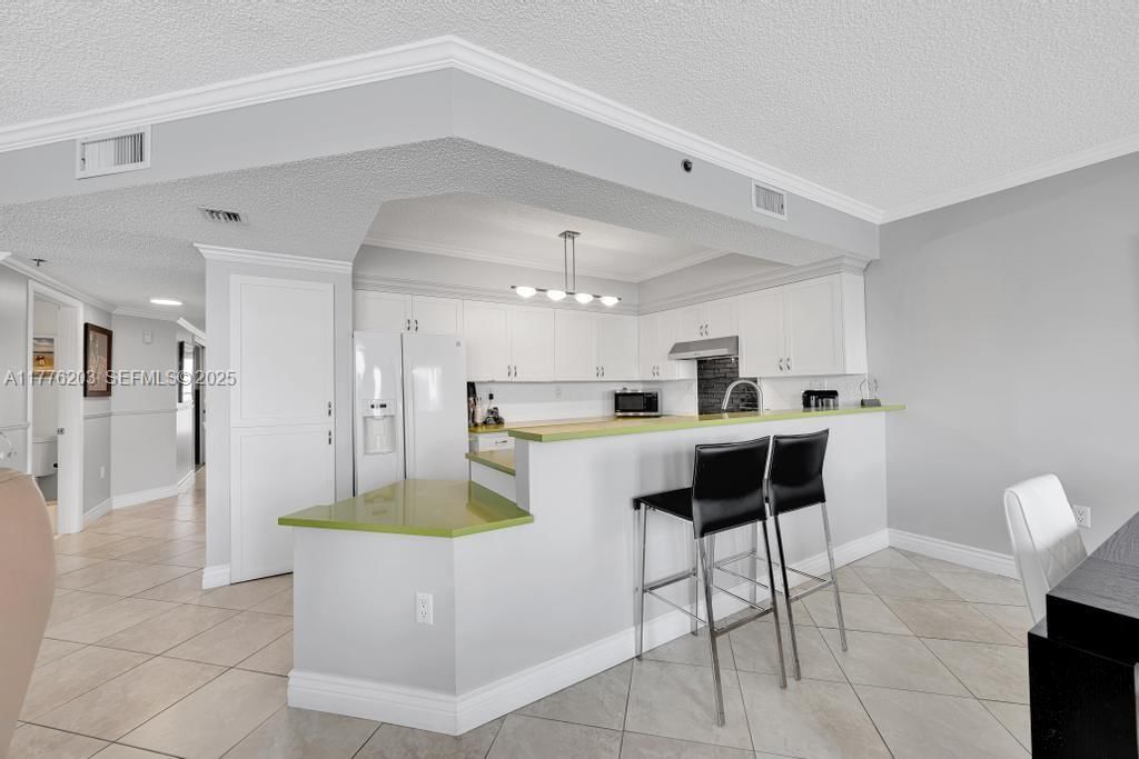 Real estate property located at , Miami-dade, Les Pelicans (the Pelican, Sunny Isles Beach, FL