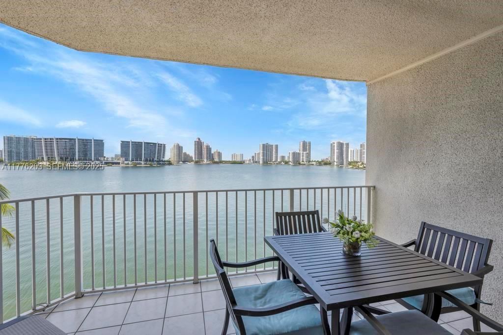 Real estate property located at , Miami-dade, Les Pelicans (the Pelican, Sunny Isles Beach, FL