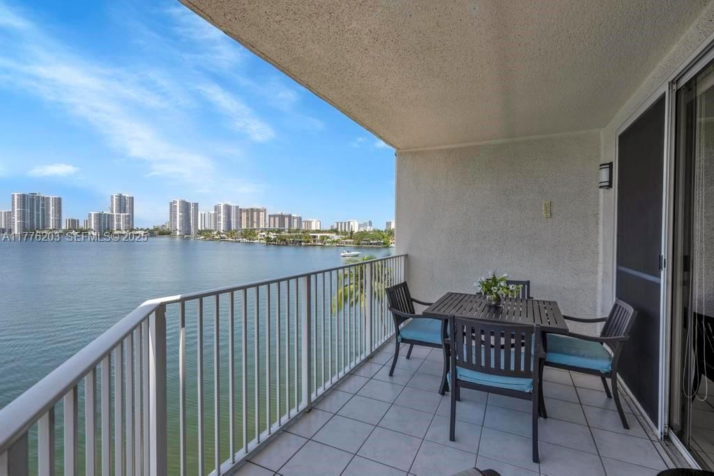 Real estate property located at , Miami-dade, Les Pelicans (the Pelican, Sunny Isles Beach, FL