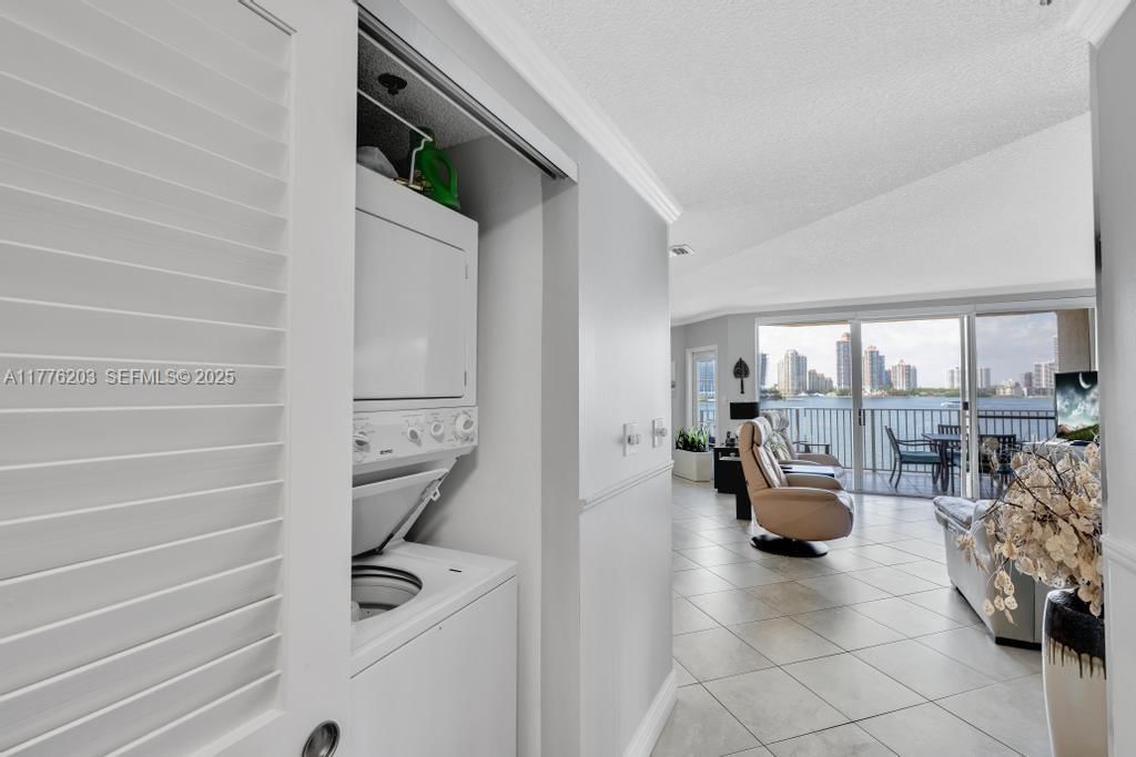 Real estate property located at , Miami-dade, Les Pelicans (the Pelican, Sunny Isles Beach, FL