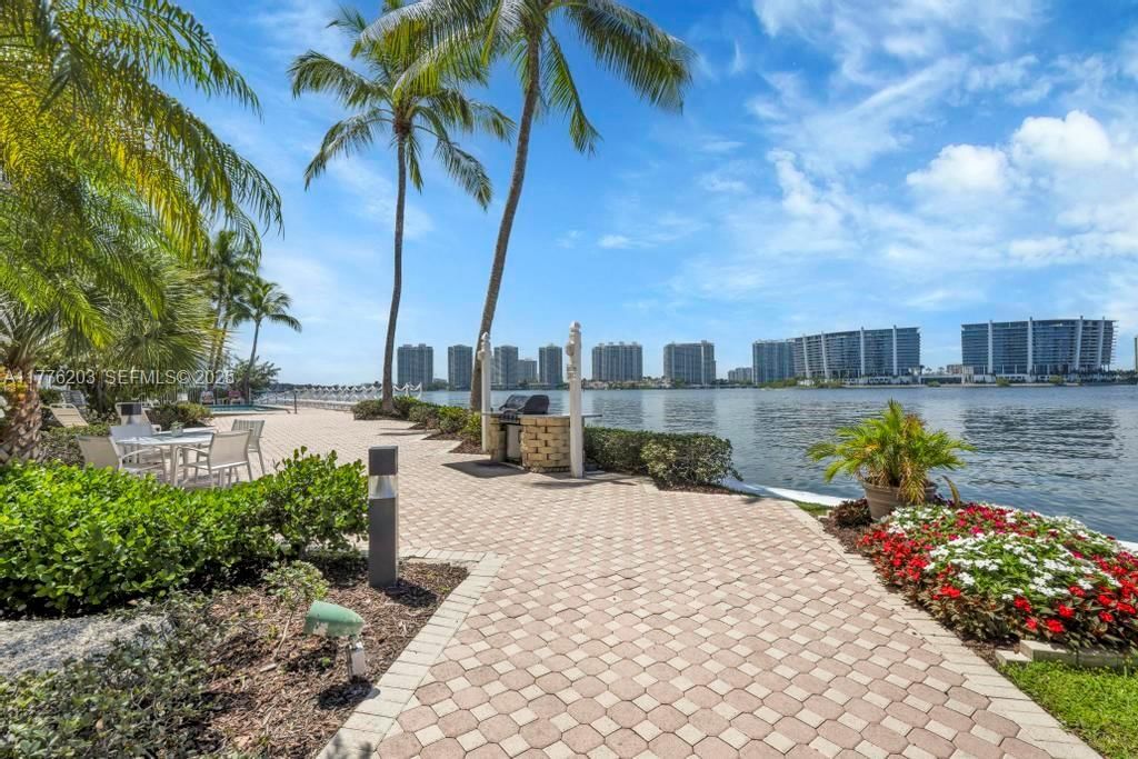 Real estate property located at , Miami-dade, Les Pelicans (the Pelican, Sunny Isles Beach, FL