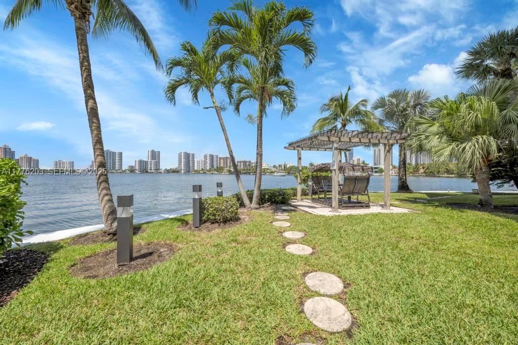 Real estate property located at , Miami-dade, Les Pelicans (the Pelican, Sunny Isles Beach, FL
