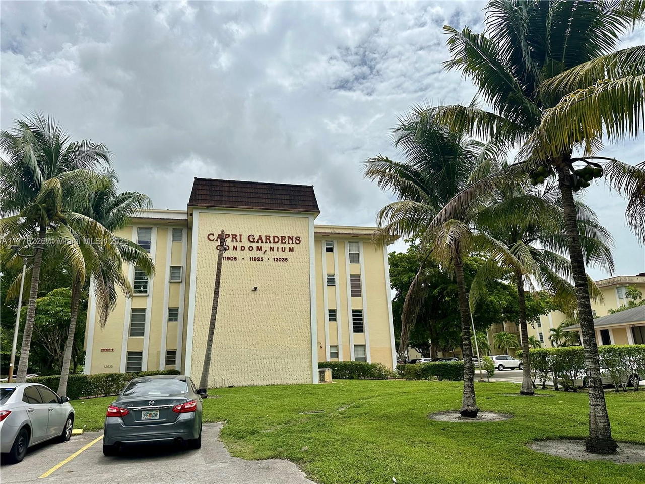 Real estate property located at 11925 2nd Ave B406, Miami-dade, Capri Gardens Condo, North Miami, FL