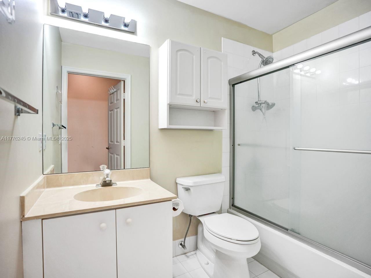 Real estate property located at 15831 10th St, Broward, Hollywood Lakes Country C, Pembroke Pines, FL