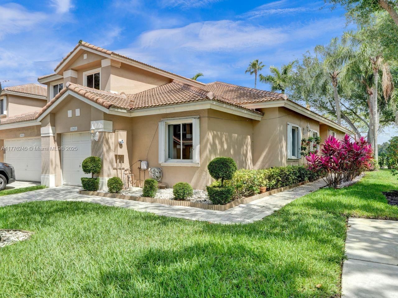 Real estate property located at 15831 10th St, Broward, Hollywood Lakes Country C, Pembroke Pines, FL