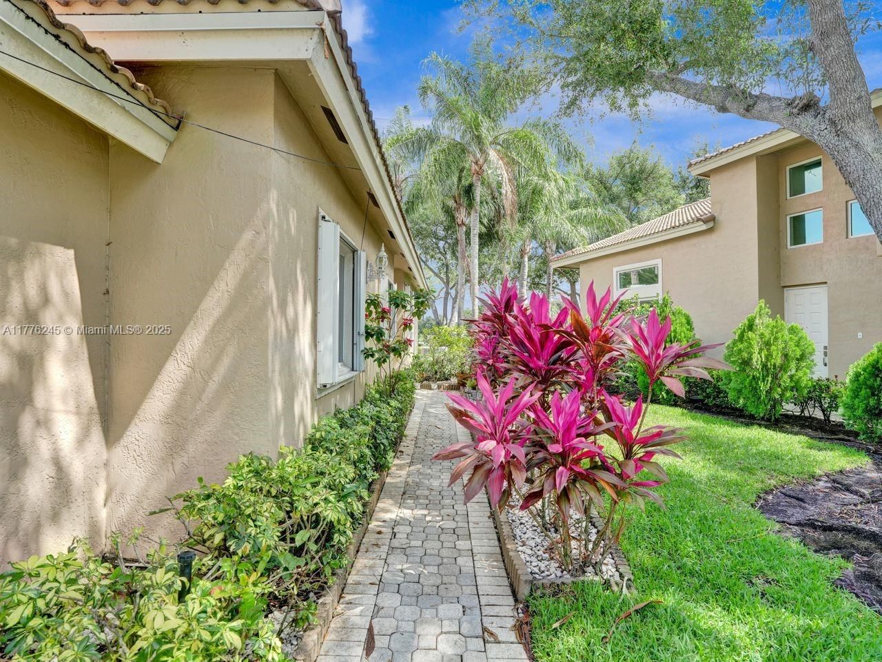 Real estate property located at 15831 10th St, Broward, Hollywood Lakes Country C, Pembroke Pines, FL