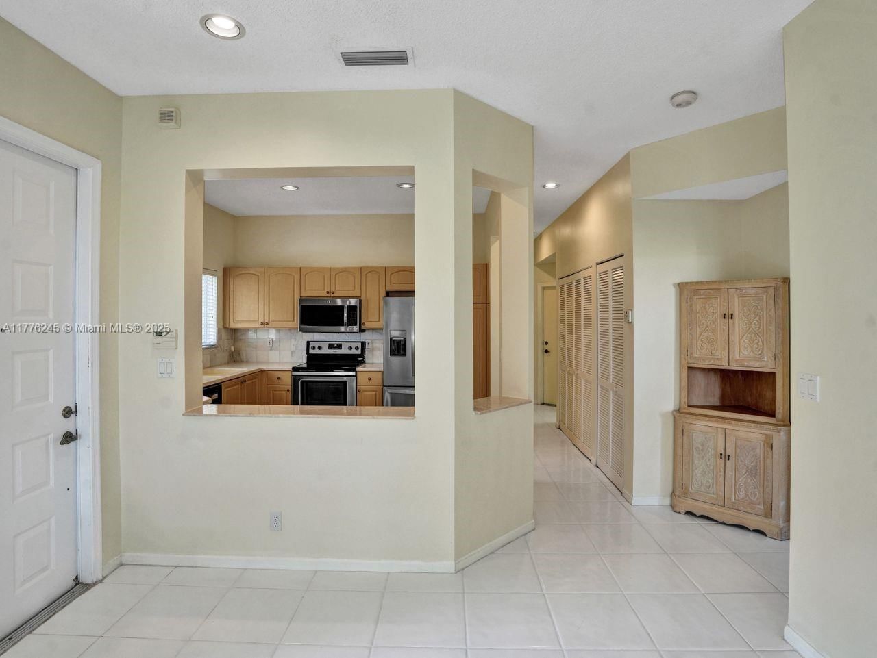 Real estate property located at 15831 10th St, Broward, Hollywood Lakes Country C, Pembroke Pines, FL