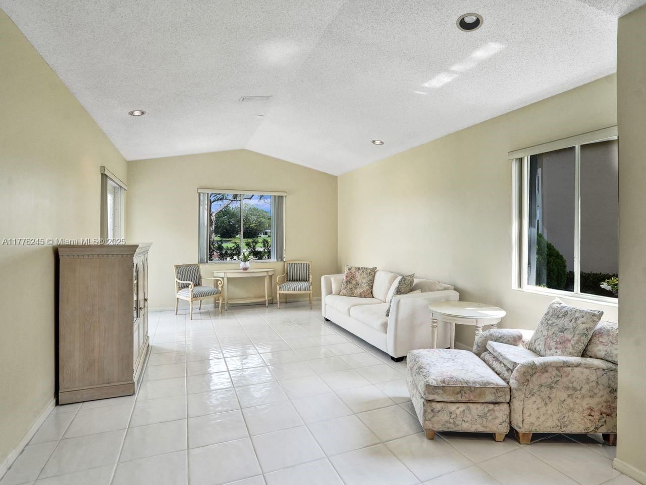 Real estate property located at 15831 10th St, Broward, Hollywood Lakes Country C, Pembroke Pines, FL