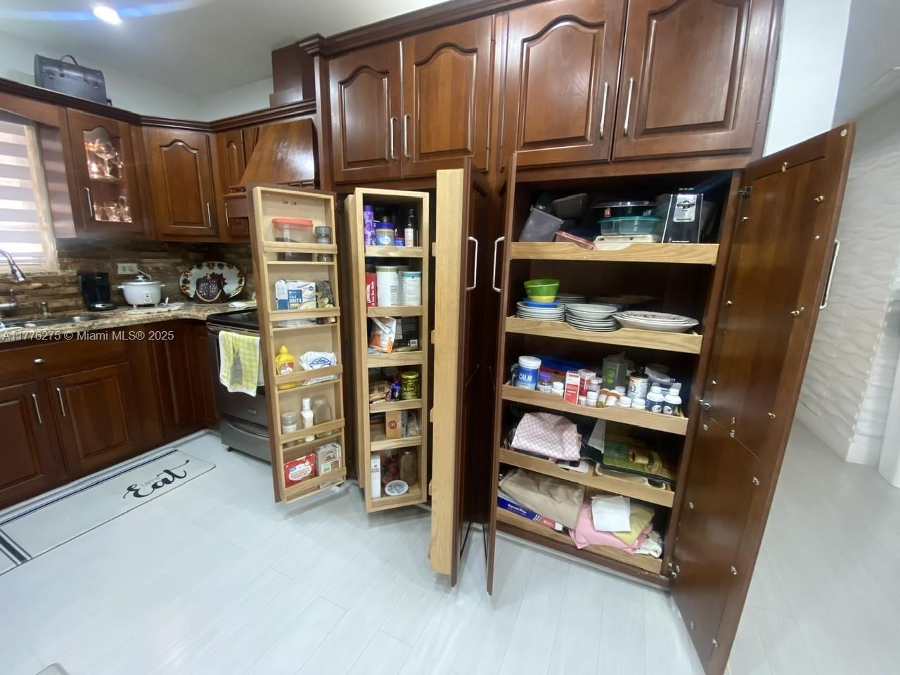 Real estate property located at 291 Cir Dr, Miami-dade, Deer Pk Addn, Hialeah, FL