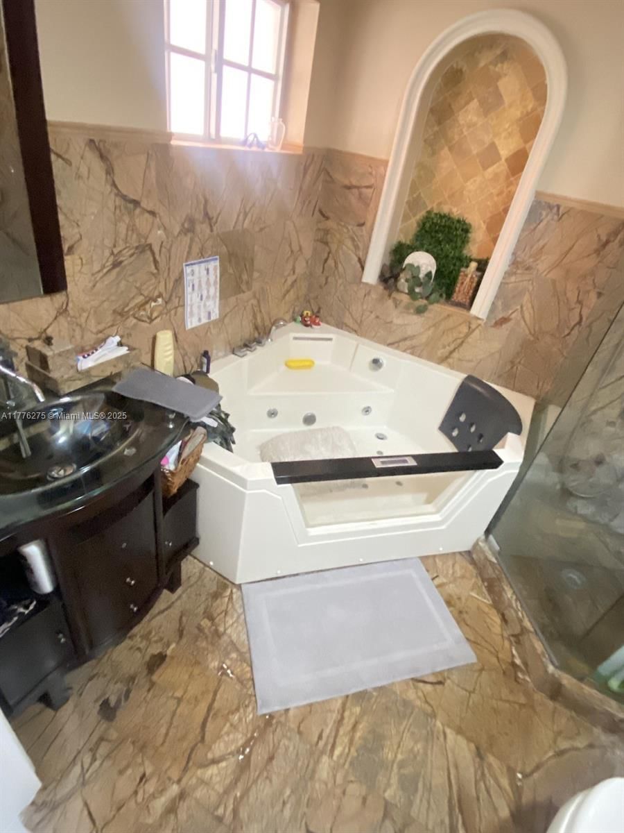 Real estate property located at 291 Cir Dr, Miami-dade, Deer Pk Addn, Hialeah, FL
