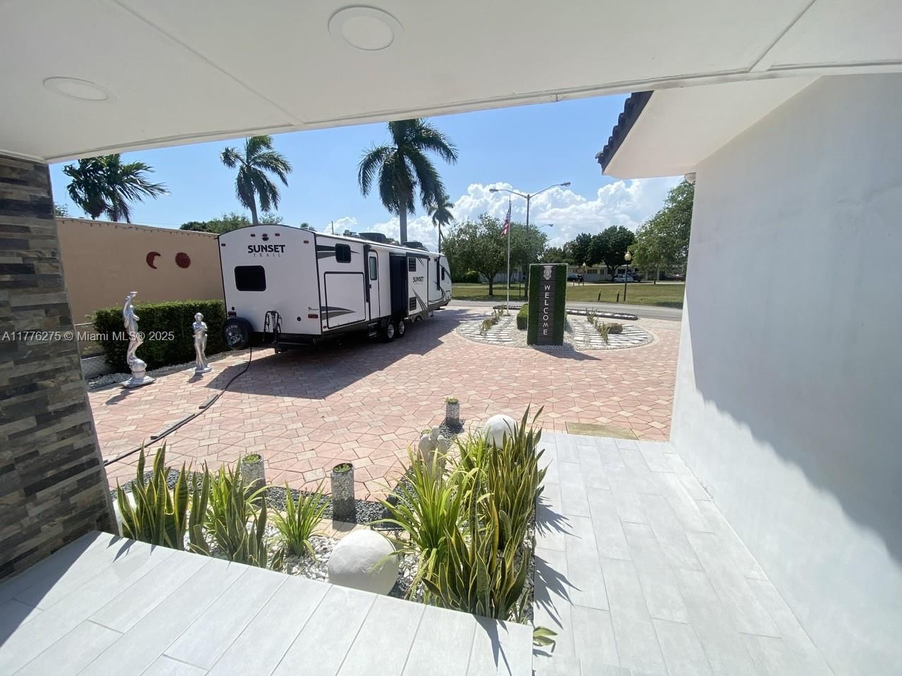 Real estate property located at 291 Cir Dr, Miami-dade, Deer Pk Addn, Hialeah, FL