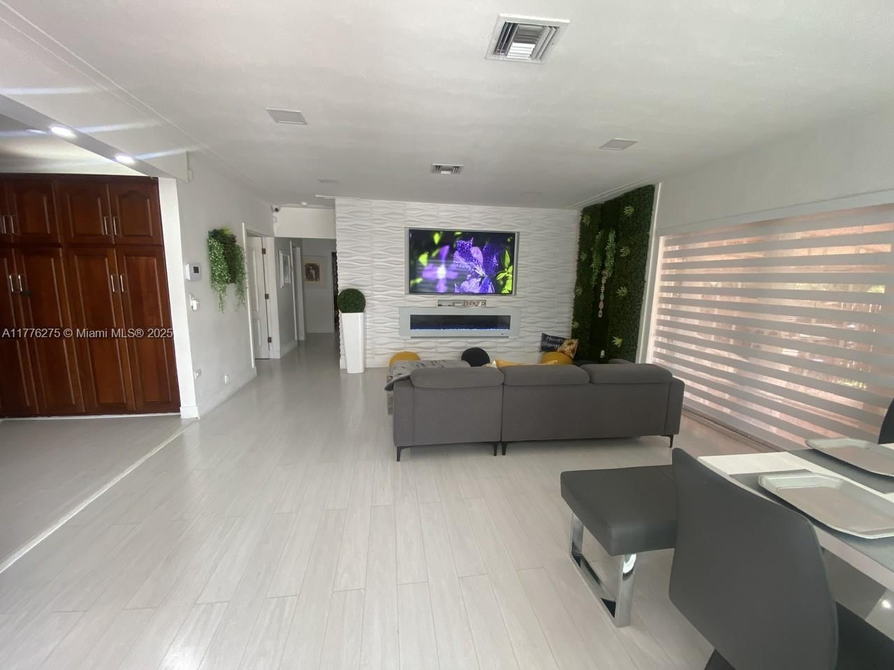 Real estate property located at 291 Cir Dr, Miami-dade, Deer Pk Addn, Hialeah, FL