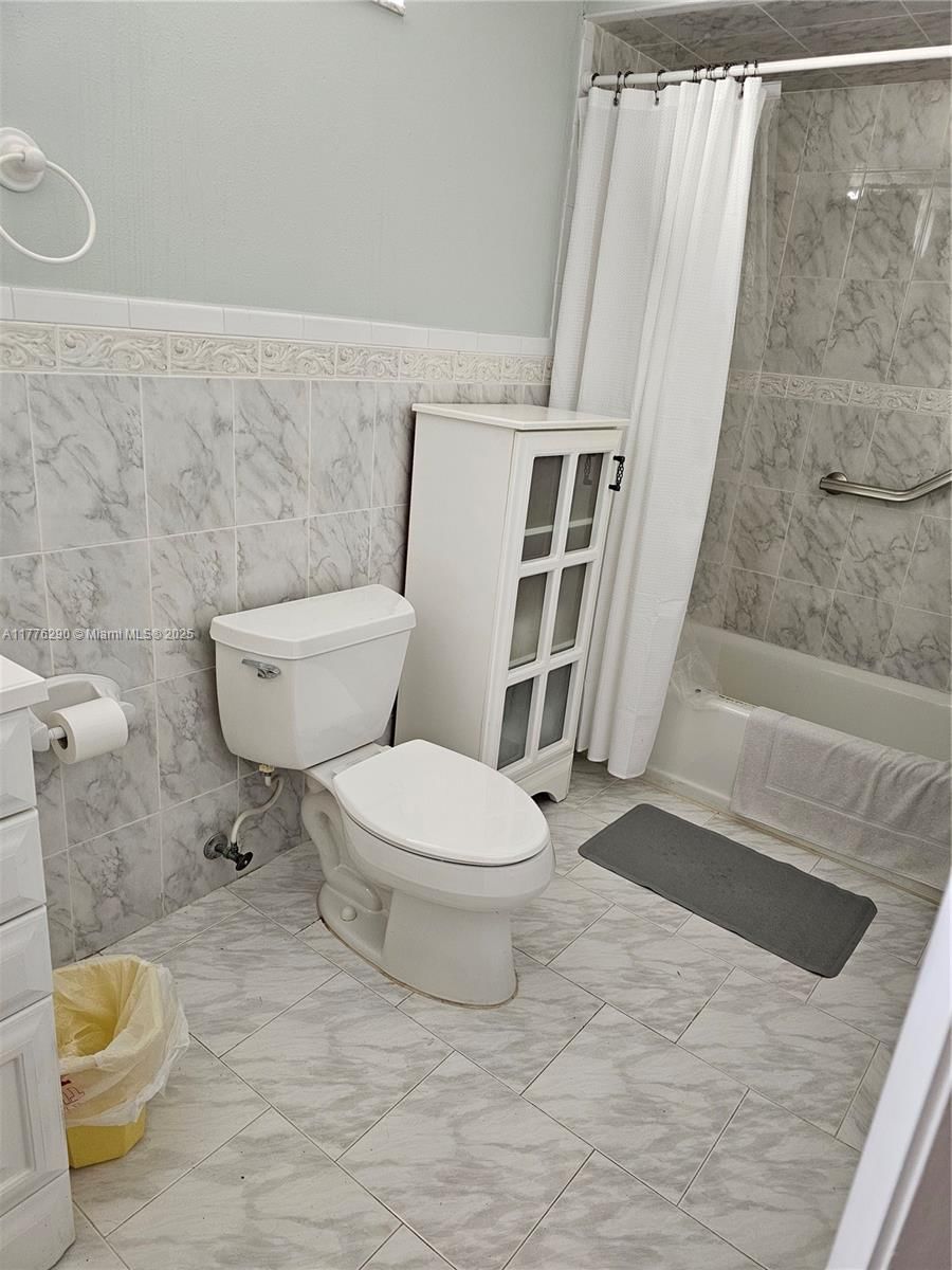 Real estate property located at 13186 10th Ln, Miami-dade, Trail Run Sec 3, Miami, FL