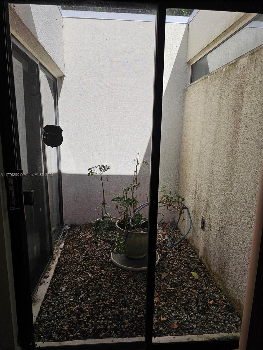 Real estate property located at 13186 10th Ln, Miami-dade, Trail Run Sec 3, Miami, FL