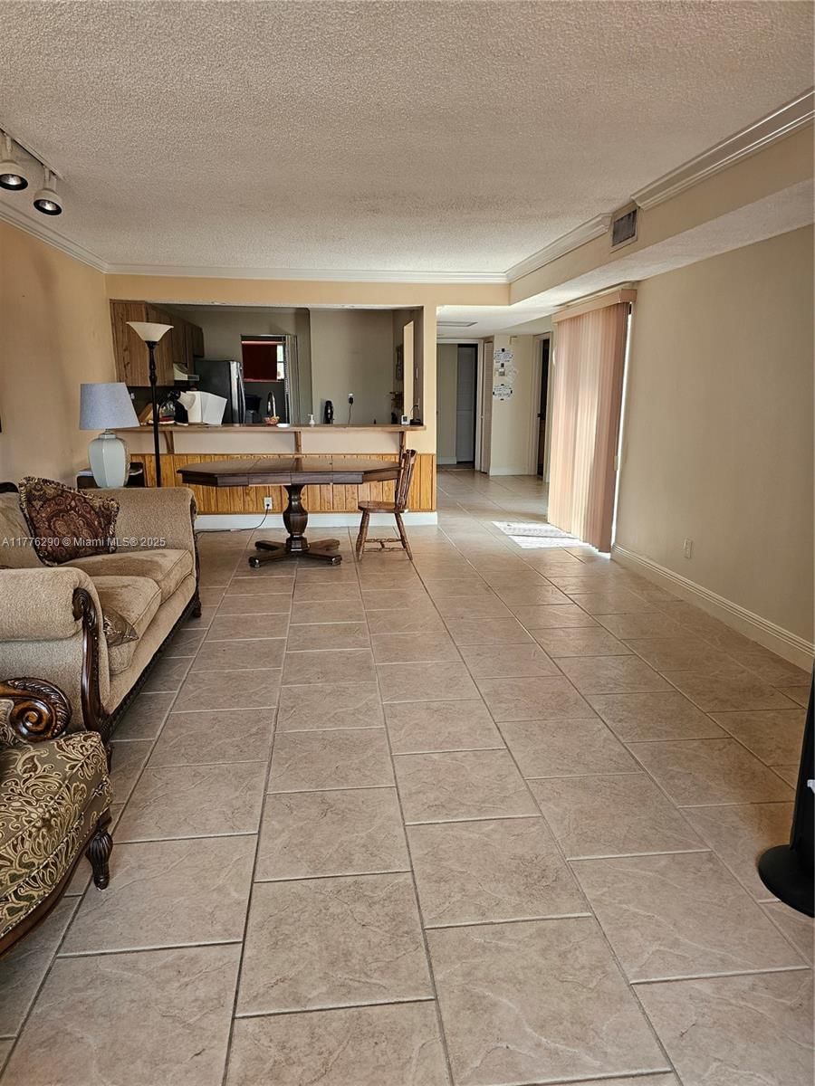 Real estate property located at 13186 10th Ln, Miami-dade, Trail Run Sec 3, Miami, FL