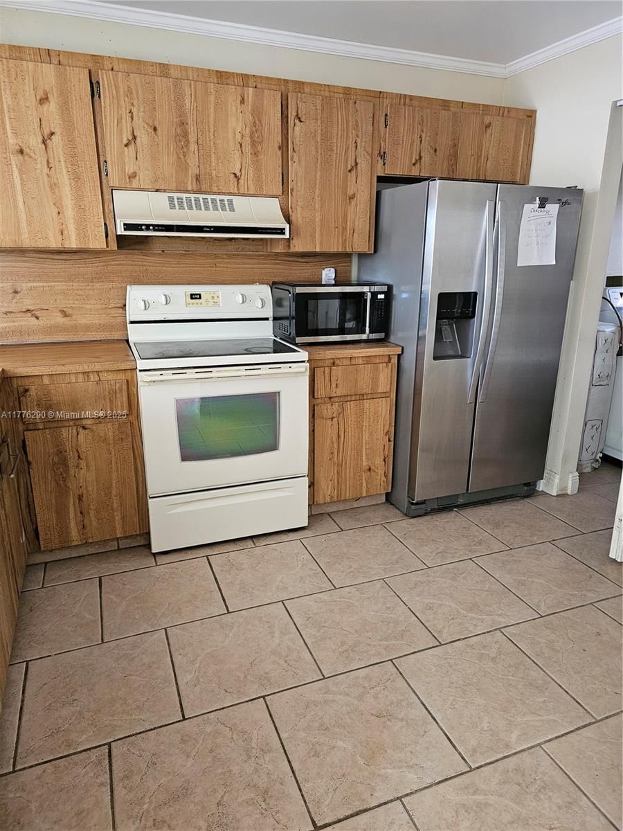 Real estate property located at 13186 10th Ln, Miami-dade, Trail Run Sec 3, Miami, FL
