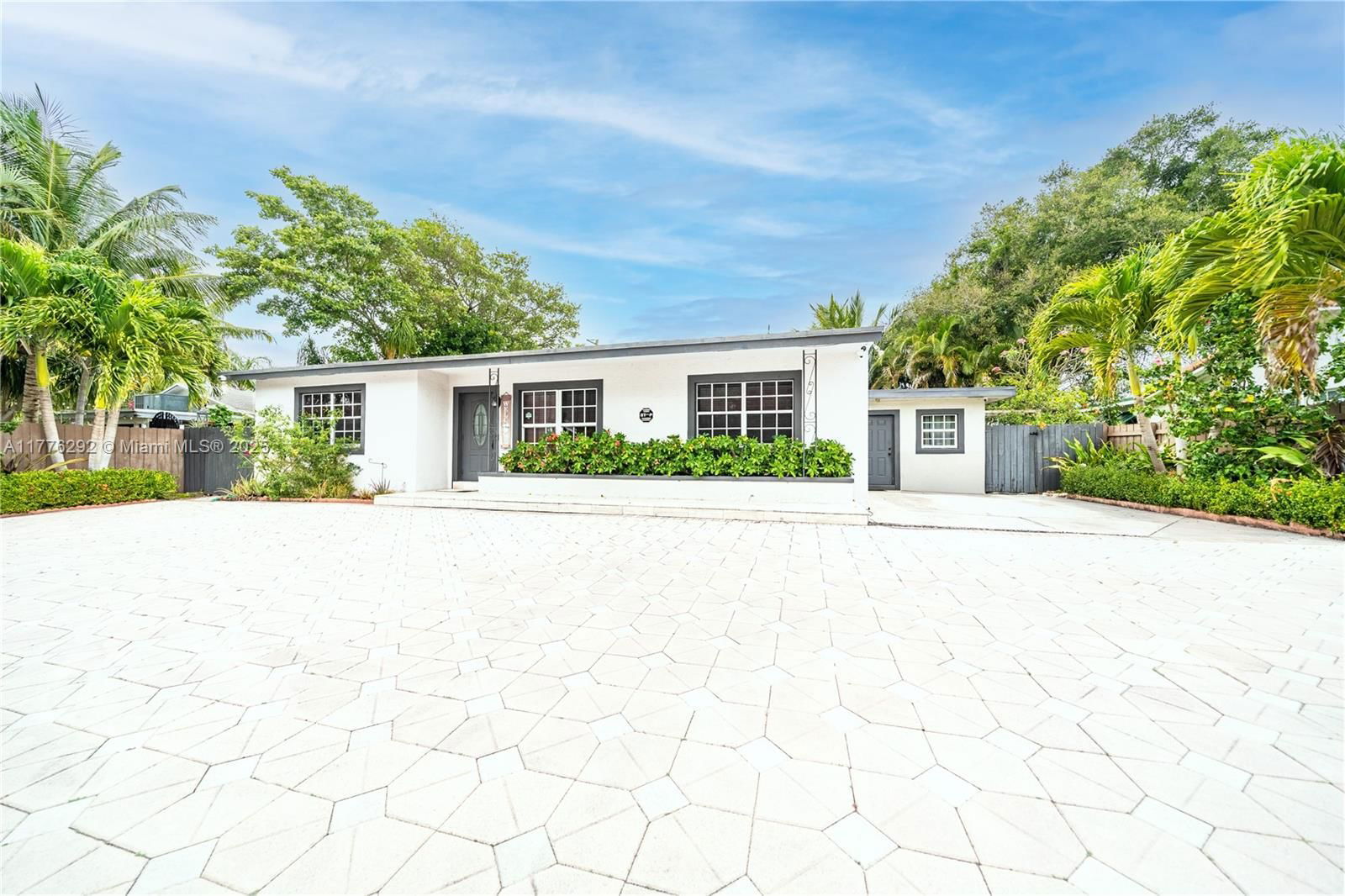 Real estate property located at 1330 Ontario Dr, Palm Beach, Lake Osborne Estates 6, Lake Worth, FL