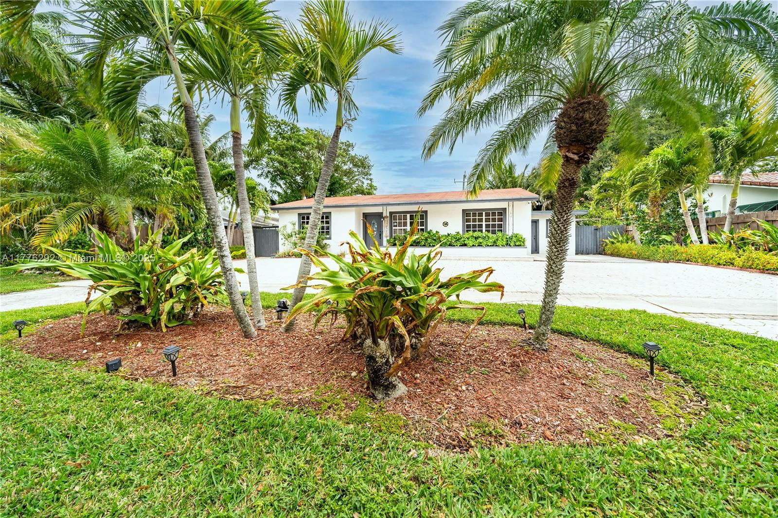 Real estate property located at 1330 Ontario Dr, Palm Beach, Lake Osborne Estates 6, Lake Worth, FL