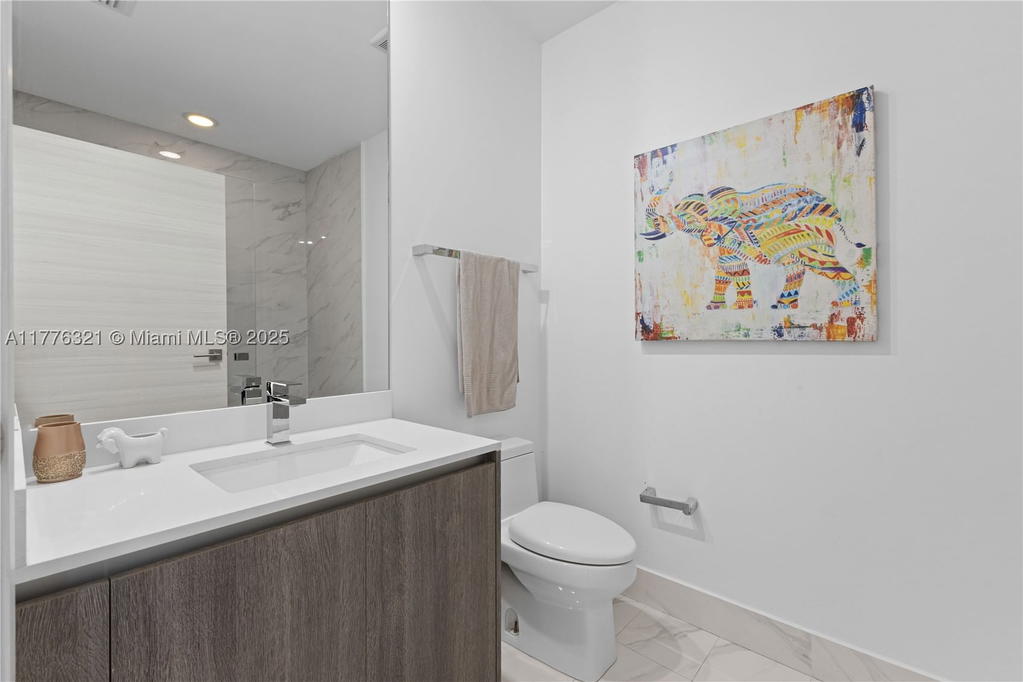 Real estate property located at 801 Miami Ave #5209, Miami-dade, 801 Sma Residences Condo, Miami, FL