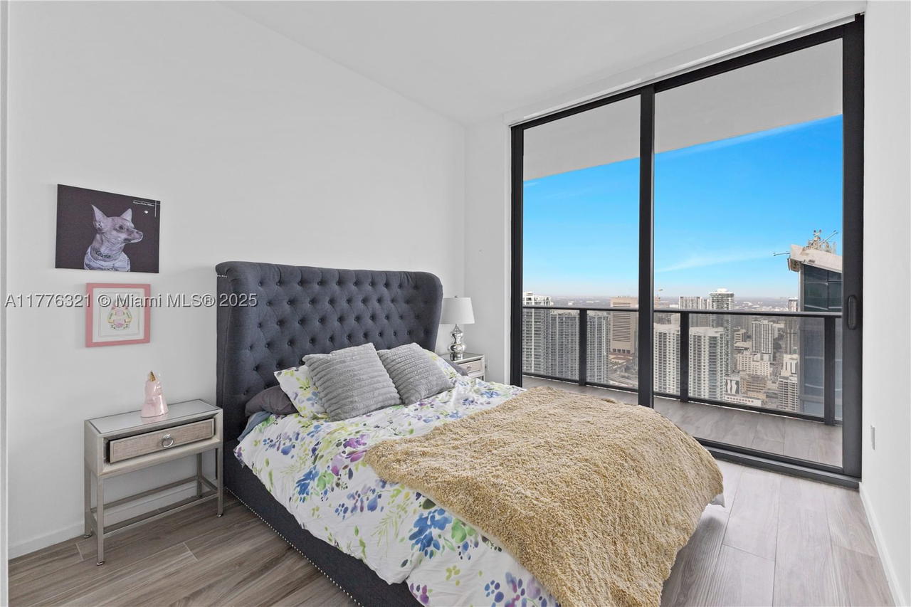 Real estate property located at 801 Miami Ave #5209, Miami-dade, 801 Sma Residences Condo, Miami, FL