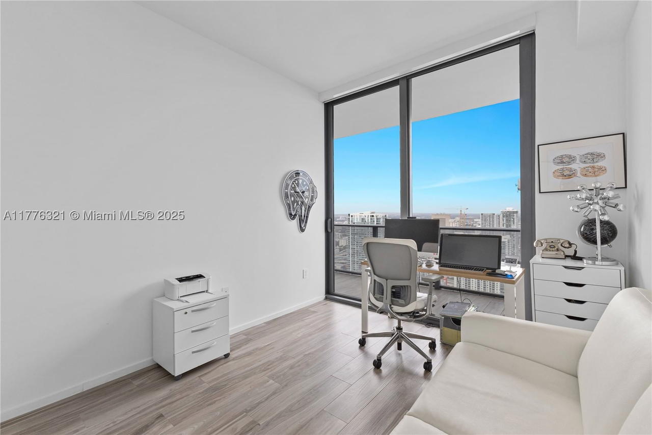 Real estate property located at 801 Miami Ave #5209, Miami-dade, 801 Sma Residences Condo, Miami, FL