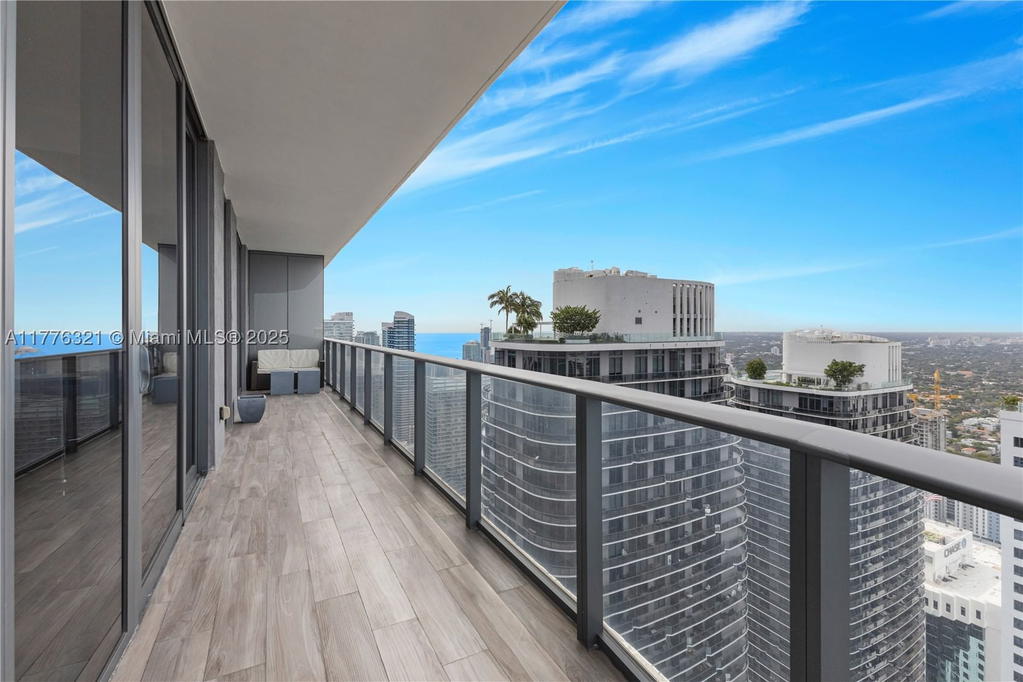 Real estate property located at 801 Miami Ave #5209, Miami-dade, 801 Sma Residences Condo, Miami, FL