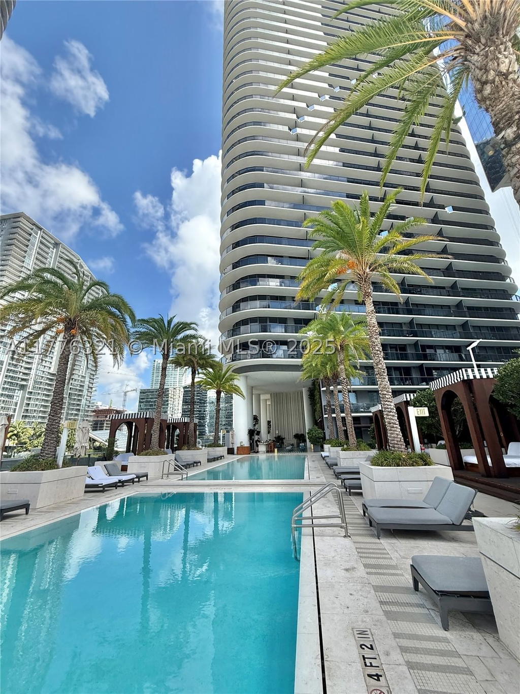 Real estate property located at 801 Miami Ave #5209, Miami-dade, 801 Sma Residences Condo, Miami, FL