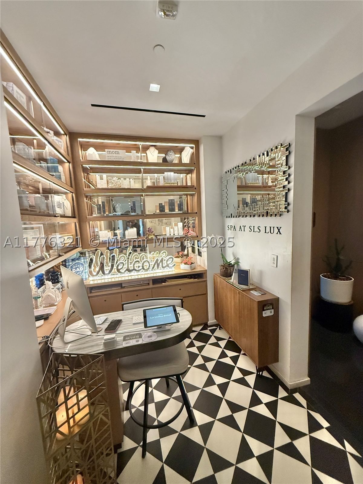 Real estate property located at 801 Miami Ave #5209, Miami-dade, 801 Sma Residences Condo, Miami, FL