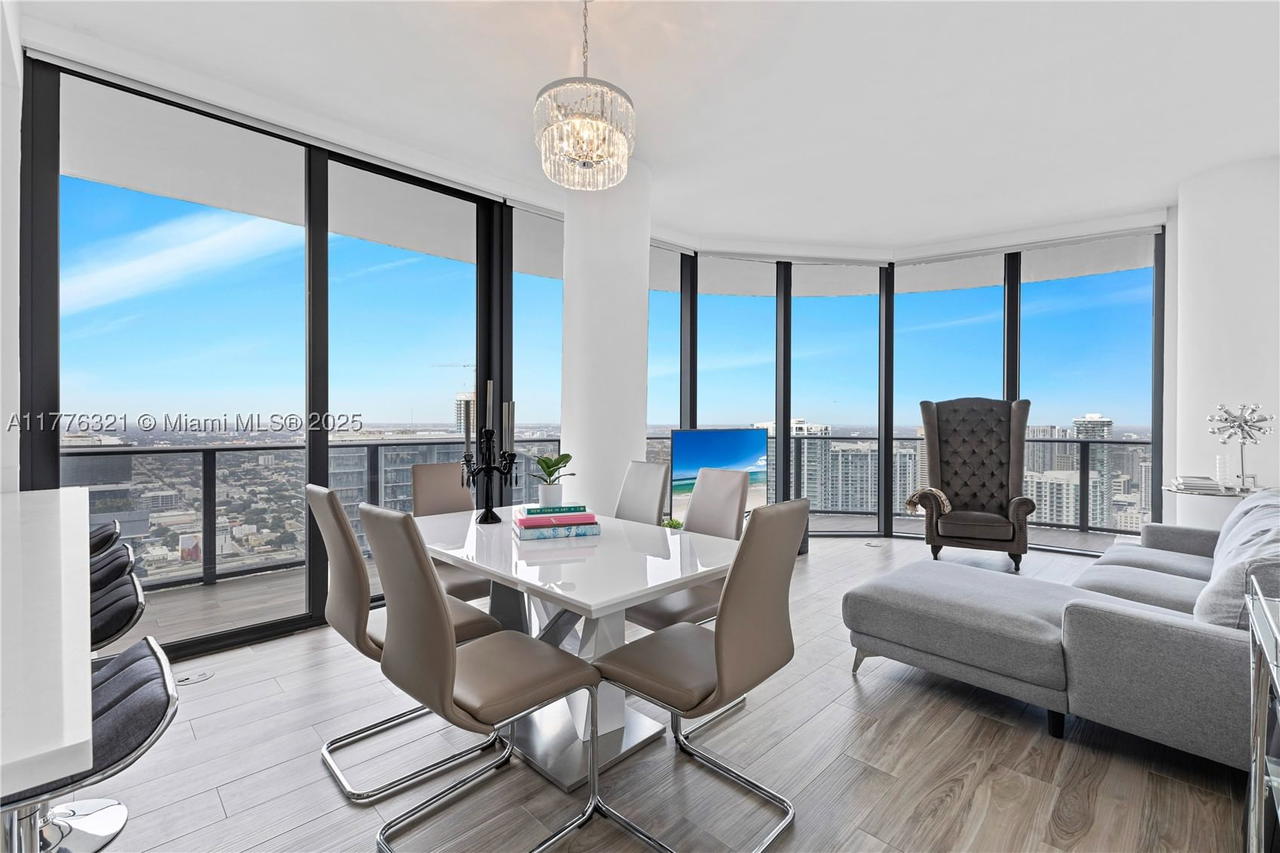 Real estate property located at 801 Miami Ave #5209, Miami-dade, 801 Sma Residences Condo, Miami, FL