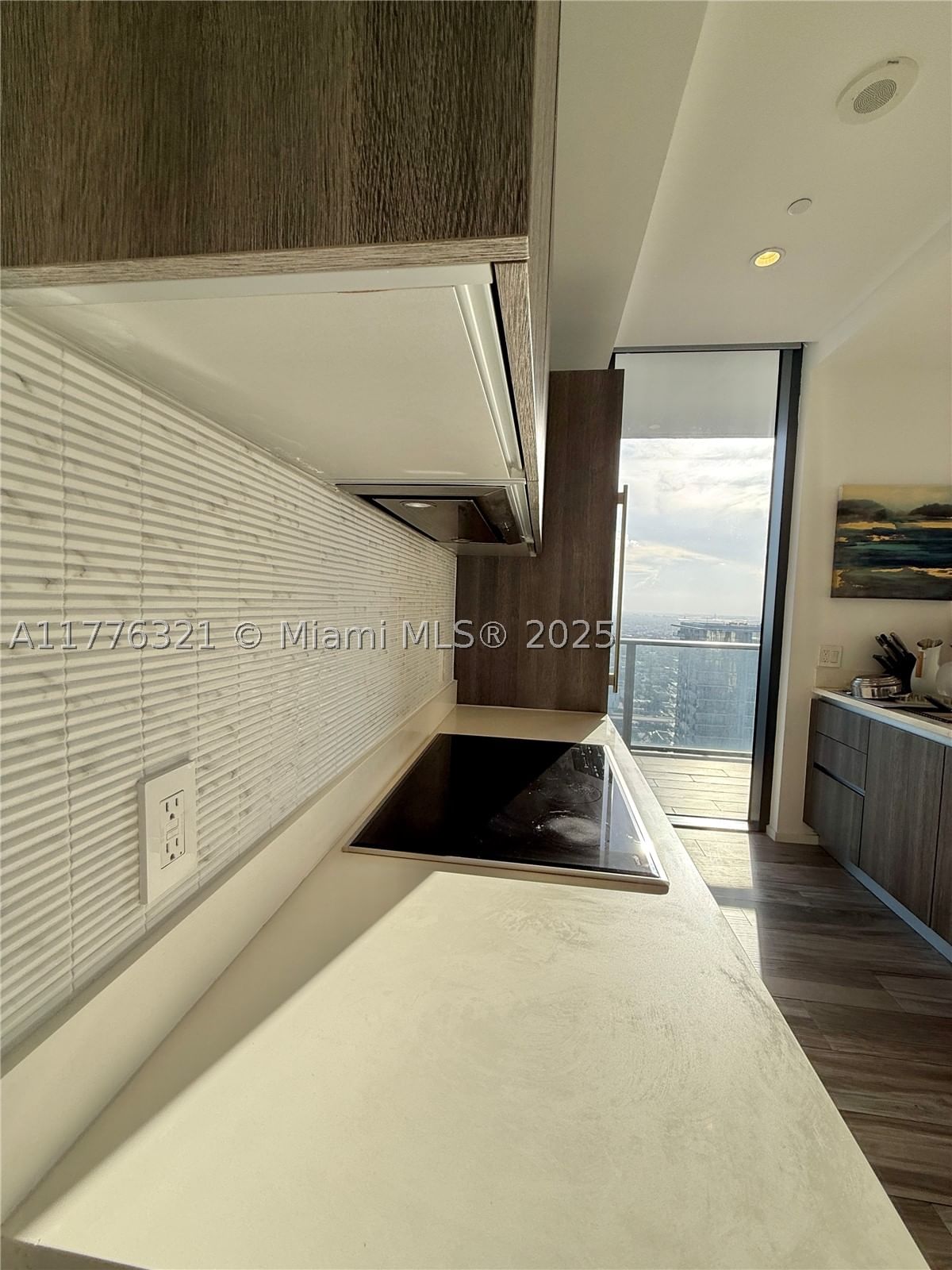 Real estate property located at 801 Miami Ave #5209, Miami-dade, 801 Sma Residences Condo, Miami, FL