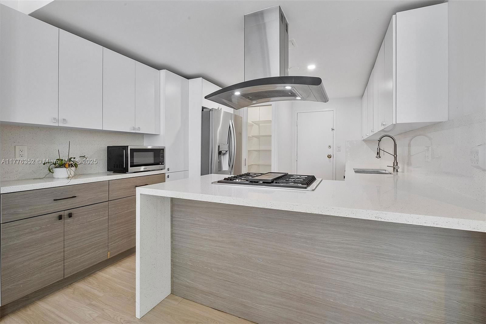 Real estate property located at 700 Biltmore Way #402, Miami-dade, David William Hotel Condo, Coral Gables, FL