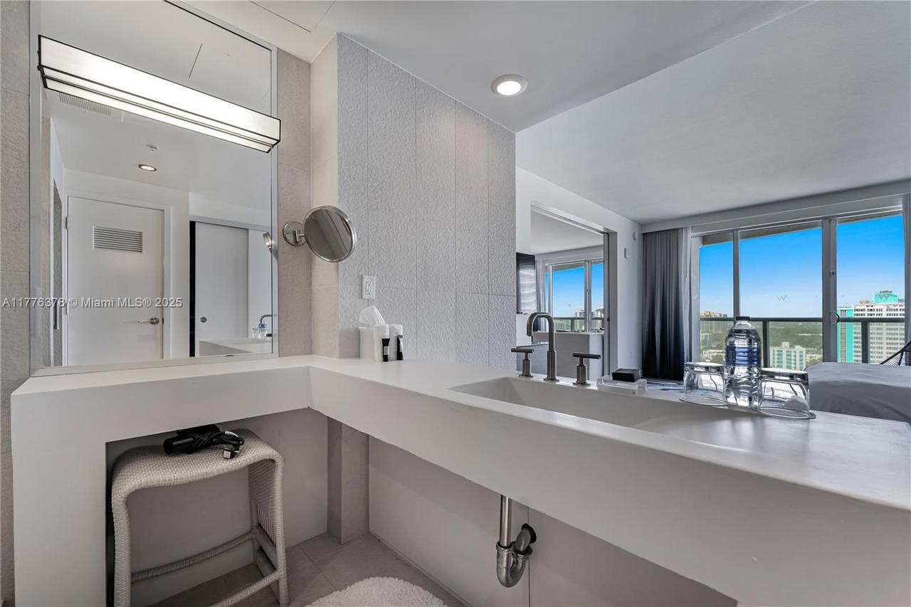 Real estate property located at 3101 Bayshore Dr #1504, Broward, Fort Lauderdale Residence, Fort Lauderdale, FL