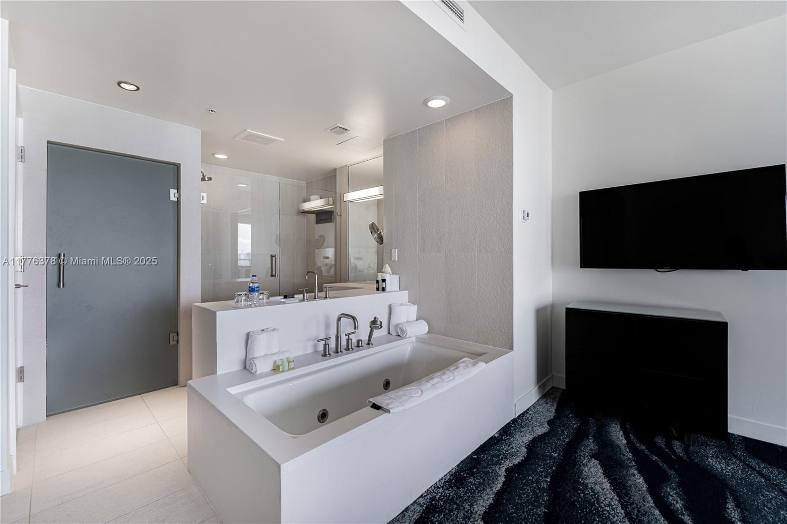 Real estate property located at 3101 Bayshore Dr #1504, Broward, Fort Lauderdale Residence, Fort Lauderdale, FL