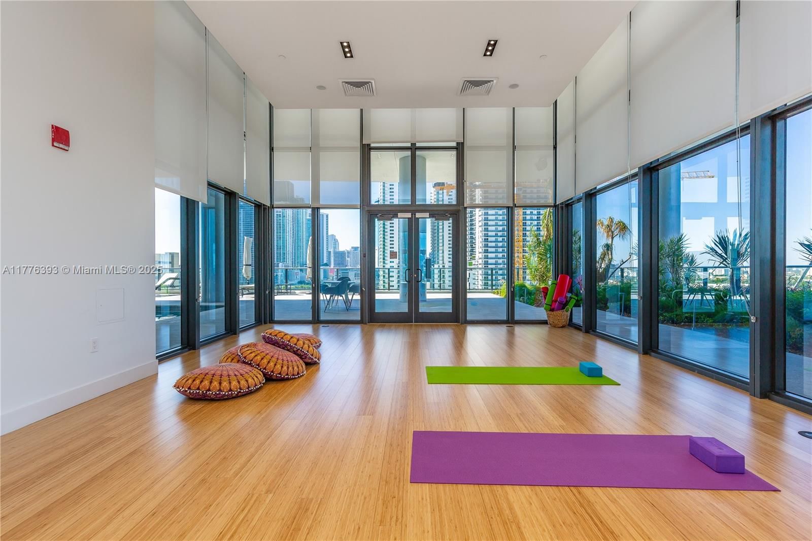 Real estate property located at 1600 1st Ave #2615, Miami-dade, Canvas Condo, Miami, FL