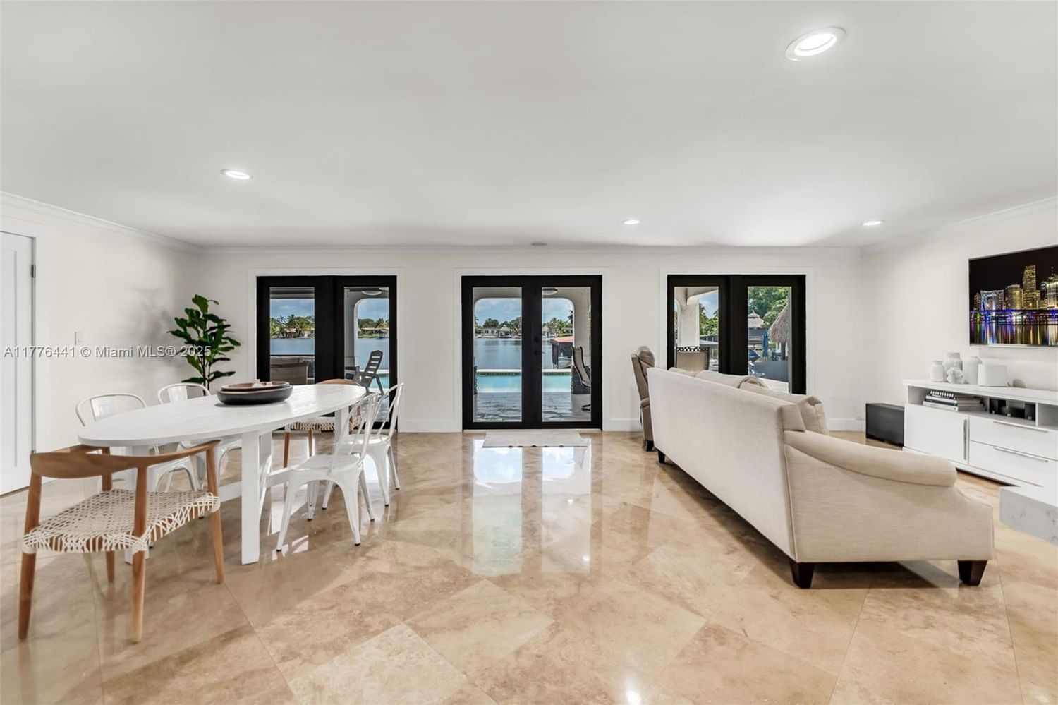 Real estate property located at 17921 85th Ave, Miami-dade, Palm Springs North Sec S, Hialeah, FL