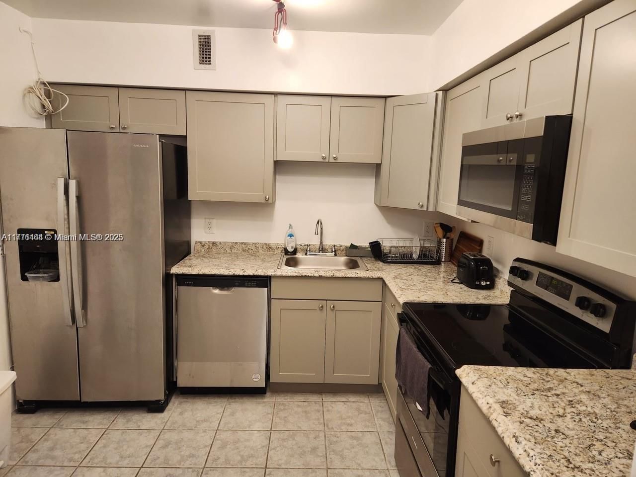 Real estate property located at 5700 Collins Ave #4N, Miami-dade, Seacoast 5700 Condo, Miami Beach, FL