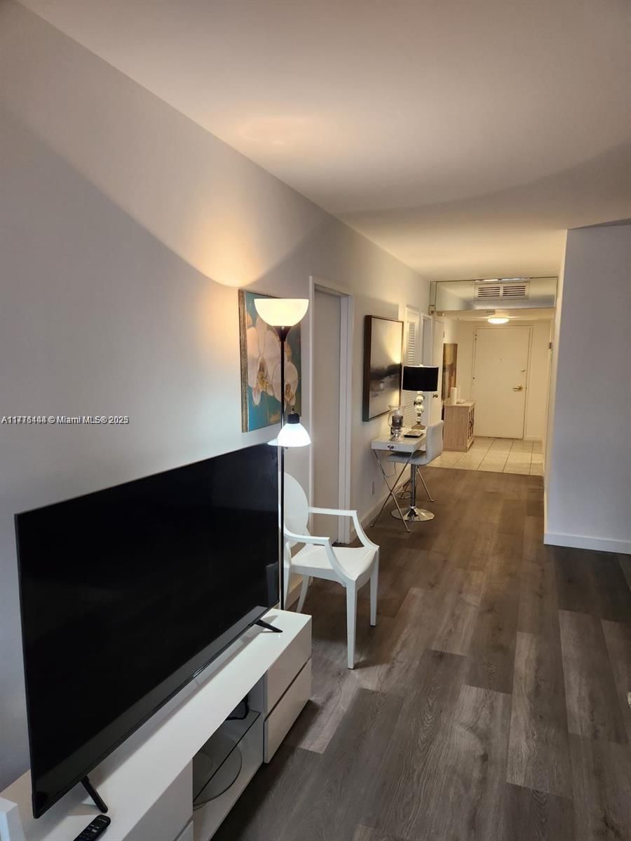 Real estate property located at 5700 Collins Ave #4N, Miami-dade, Seacoast 5700 Condo, Miami Beach, FL