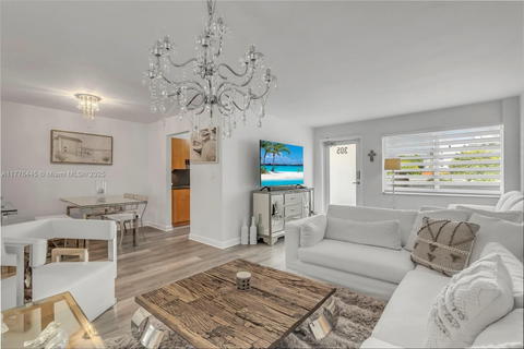 Real estate property located at 1030 9th St #305, Miami-dade, Lenox Towers Condo, Miami Beach, FL