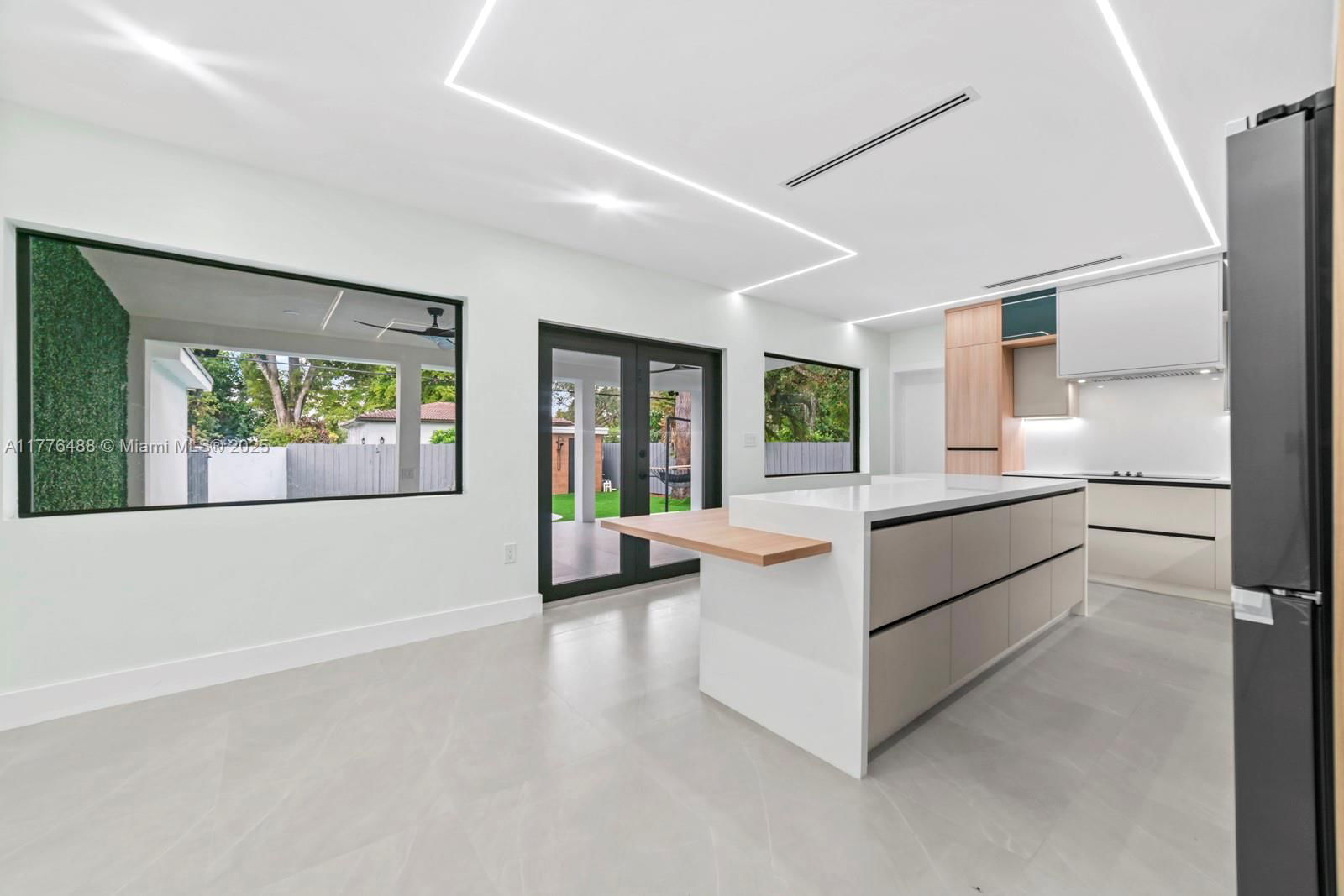 Real estate property located at 31 Carlisle Dr, Miami-dade, Rev Pl Of Country Club Es, Miami Springs, FL