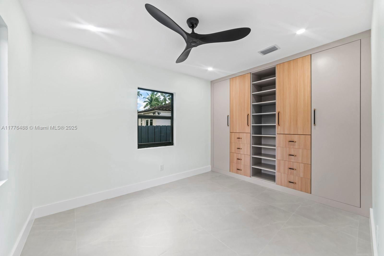 Real estate property located at 31 Carlisle Dr, Miami-dade, Rev Pl Of Country Club Es, Miami Springs, FL