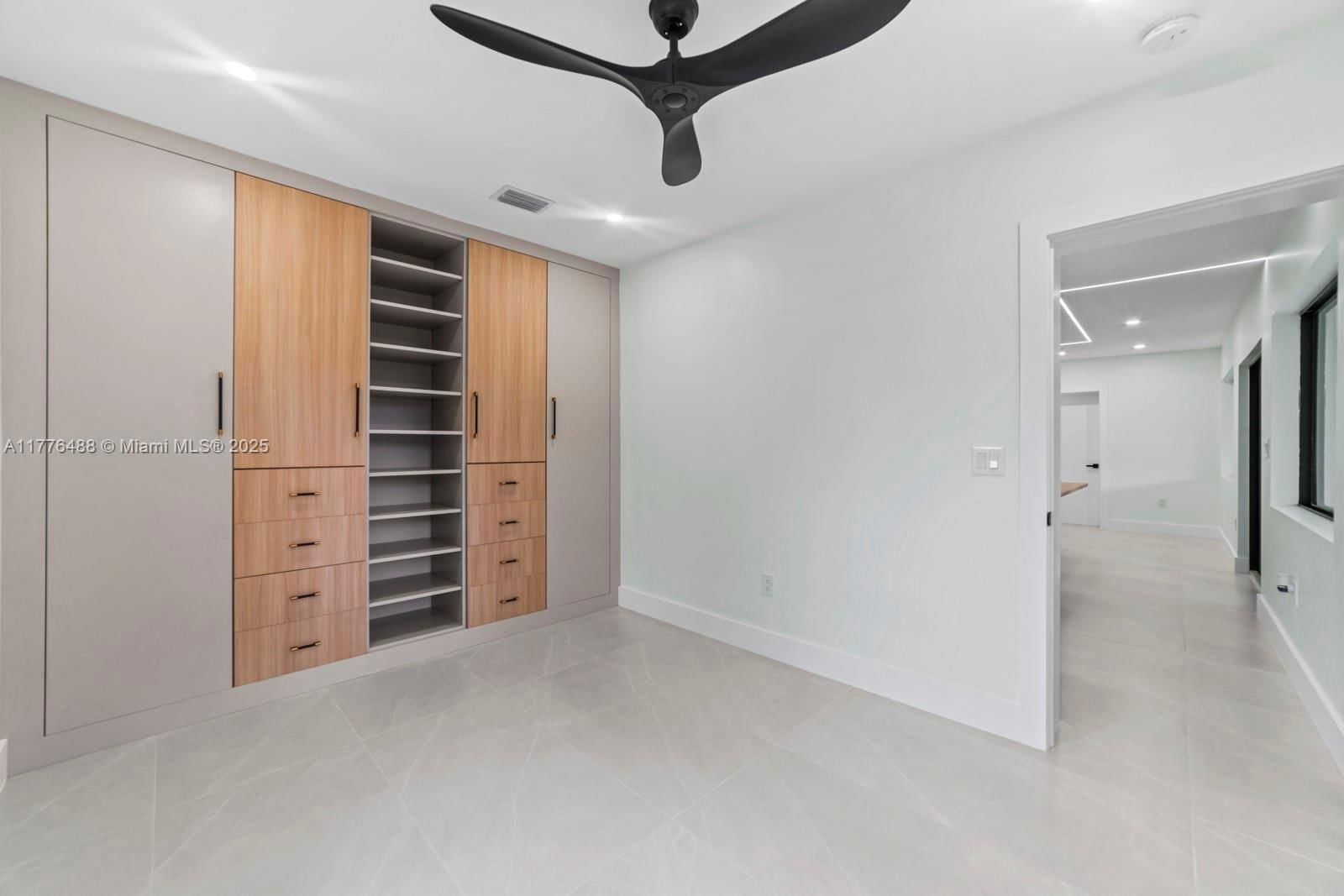 Real estate property located at 31 Carlisle Dr, Miami-dade, Rev Pl Of Country Club Es, Miami Springs, FL
