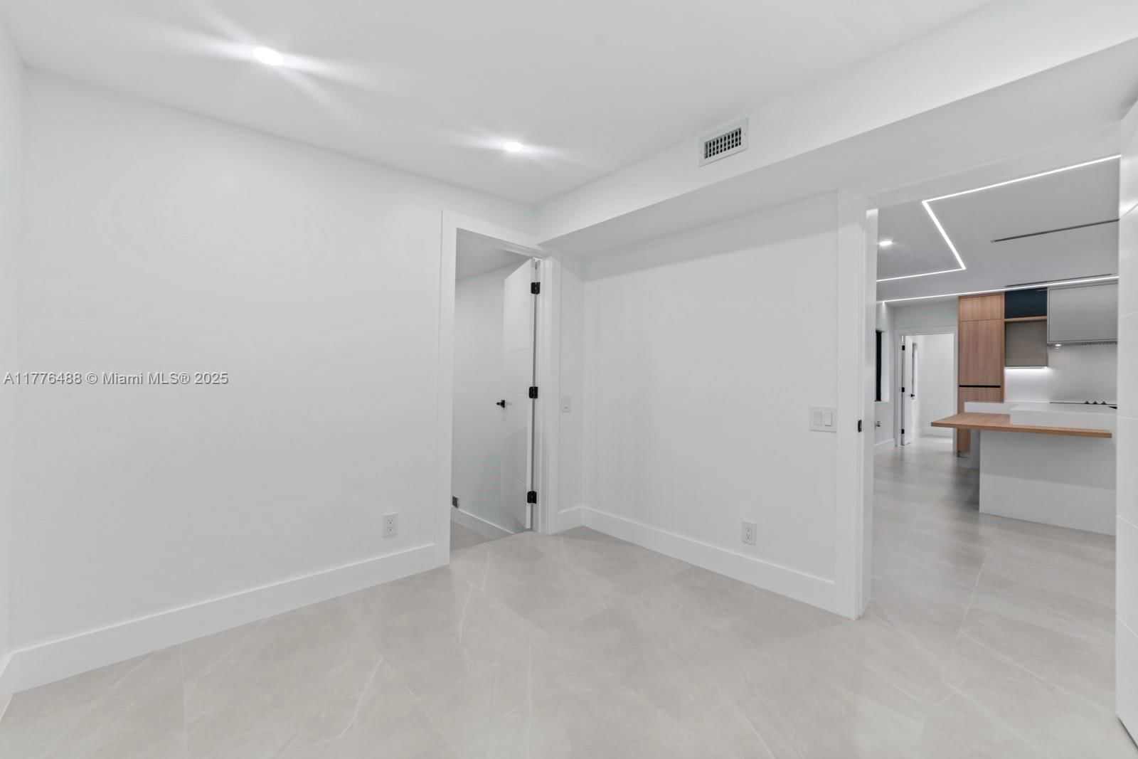 Real estate property located at 31 Carlisle Dr, Miami-dade, Rev Pl Of Country Club Es, Miami Springs, FL
