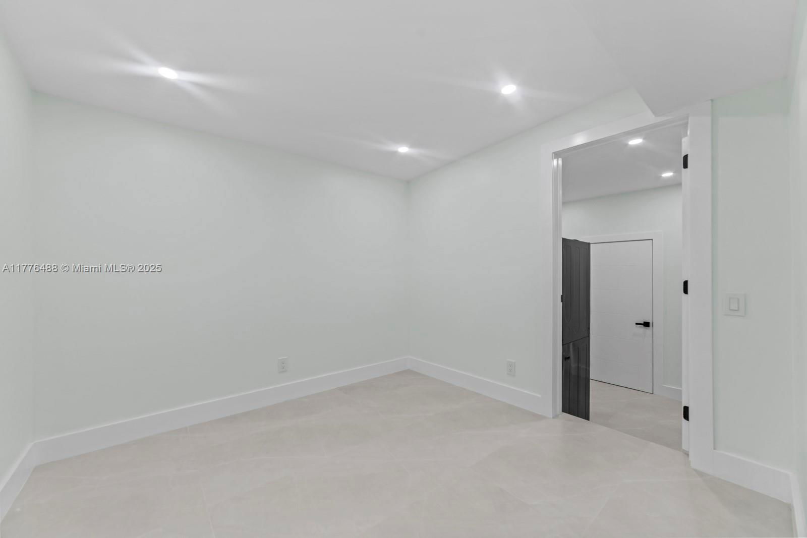 Real estate property located at 31 Carlisle Dr, Miami-dade, Rev Pl Of Country Club Es, Miami Springs, FL