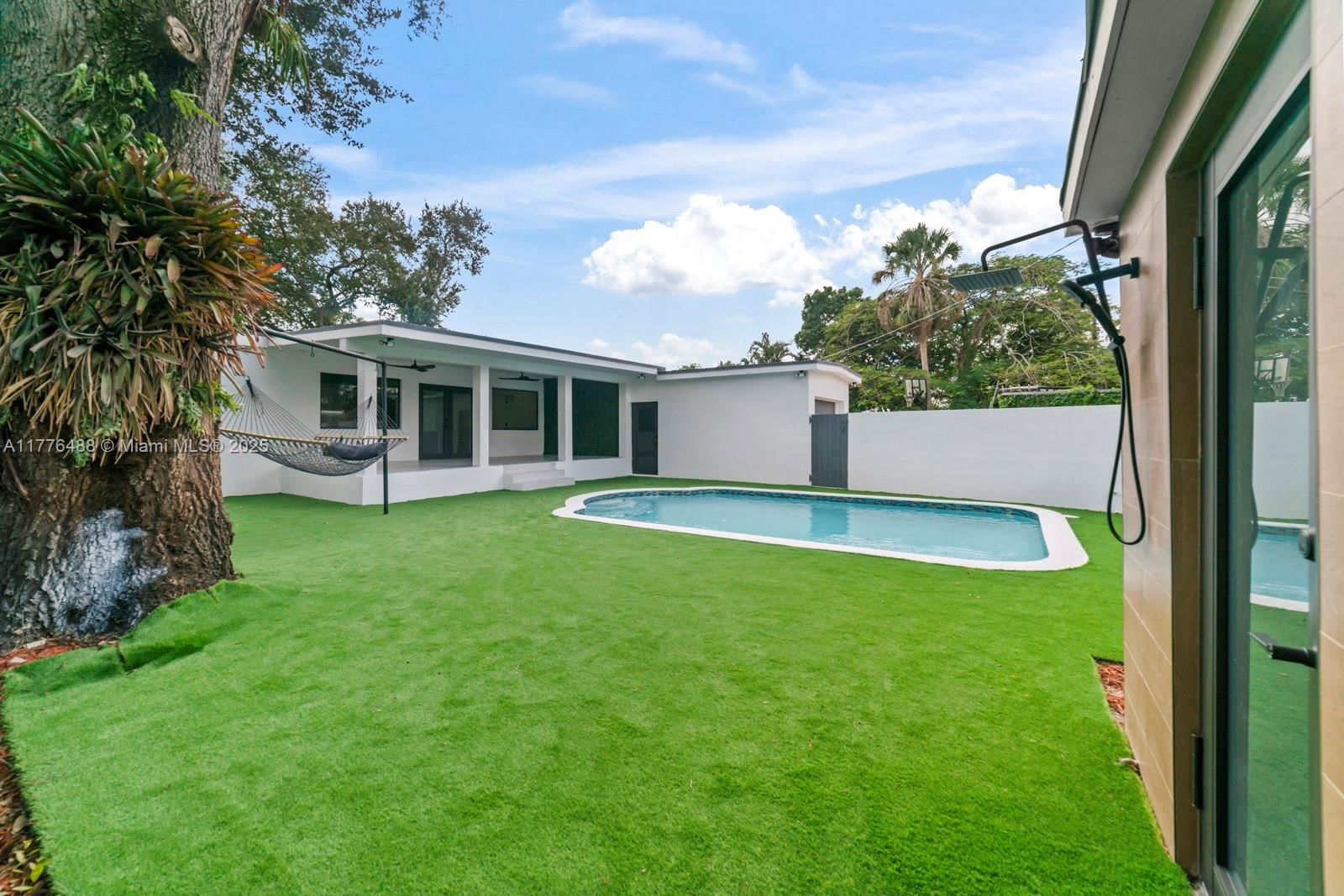 Real estate property located at 31 Carlisle Dr, Miami-dade, Rev Pl Of Country Club Es, Miami Springs, FL